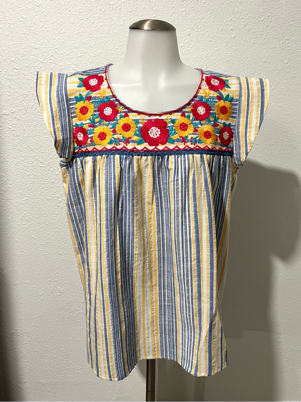 Savanna Jane Boho Floral Embroidered Striped Top Size Medium